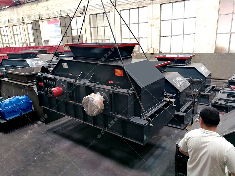 2PGY1200x800型半自動(dòng)液壓對(duì)輥制砂機(jī)發(fā)貨圖片 2PGY1200x800型半自動(dòng)液壓對(duì)輥制砂機(jī)發(fā)貨圖片