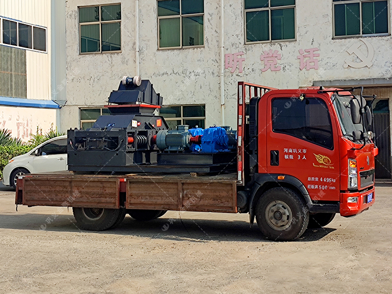 單臺2PG800x600中型對輥破碎機發(fā)貨 破碎石英砂 單臺2PG800x600中型對輥破碎機發(fā)貨 破碎石英砂