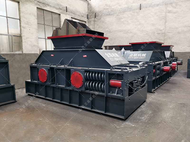 2PGY1007中大型全自動(dòng)液壓對輥制砂機(jī)發(fā)往河北