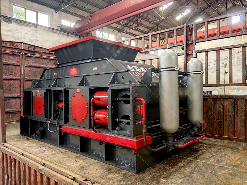 大型液壓對輥制砂機發貨 2PG1208制砂機發往山東 大型液壓對輥制砂機發貨 2PG1208制砂機發往山東