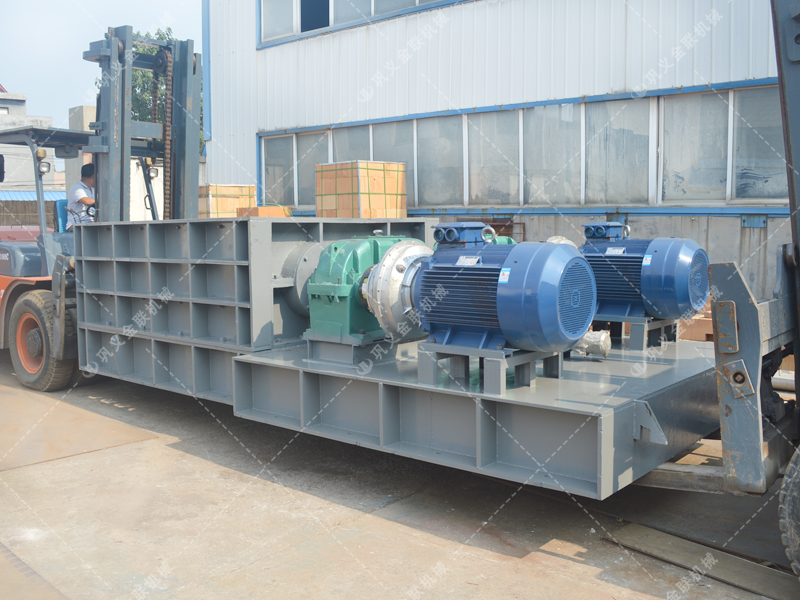 大型強(qiáng)力分級雙齒輥破碎機(jī)發(fā)往山東破碎煤矸石