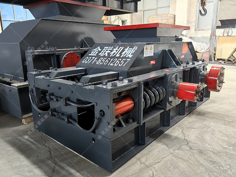 2PG800X600中型對(duì)輥破碎機(jī)發(fā)貨圖片_發(fā)往四川瀘州_破碎瓜子石 2PG800X600中型對(duì)輥破碎機(jī)發(fā)貨圖片_發(fā)往四川瀘州_破碎瓜子石