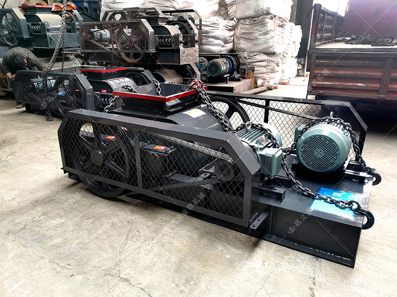 小型對輥機(jī)和雙齒輥發(fā)貨圖片_發(fā)往河南登封_破碎保溫陶瓷 小型對輥機(jī)和雙齒輥發(fā)貨圖片_發(fā)往河南登封_破碎保溫陶瓷