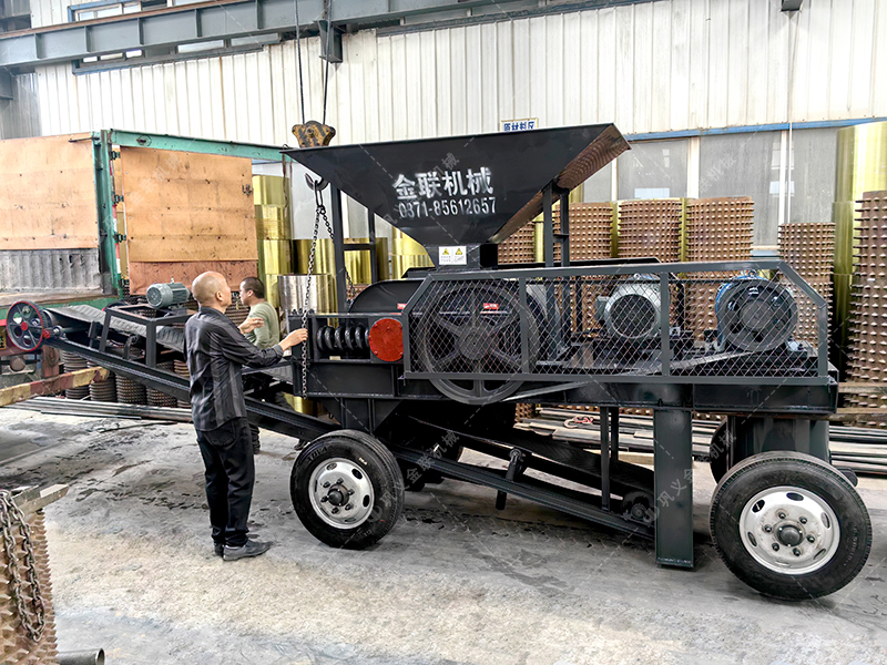 610X400對輥破碎機發貨圖片_發往甘肅蘭州_破碎金礦石 610X400對輥破碎機發貨圖片_發往甘肅蘭州_破碎金礦石