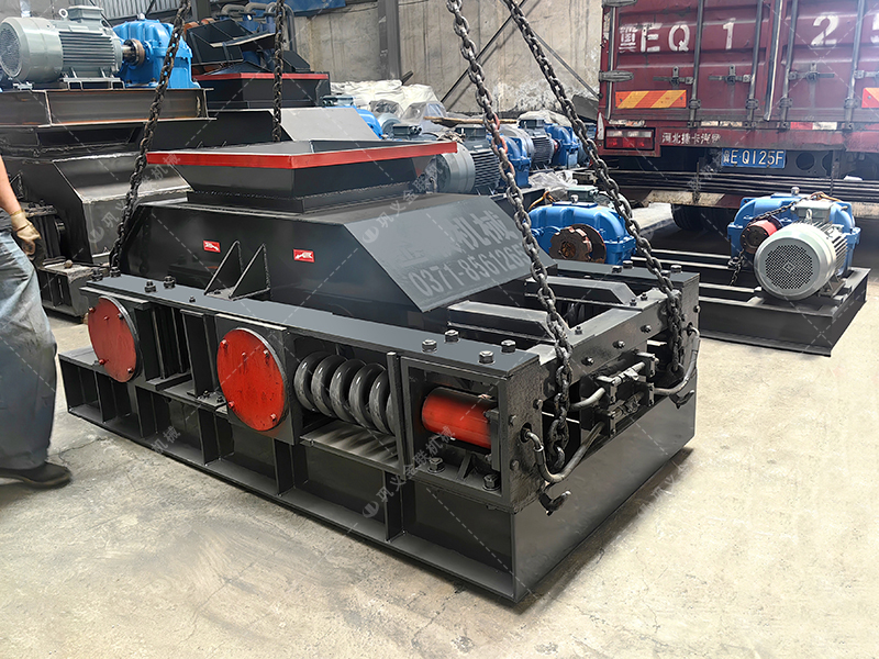 2PG800X600對輥破碎機發貨圖片_發往廣西三江_鵝卵石制砂 2PG800X600對輥破碎機發貨圖片_發往廣西三江_鵝卵石制砂