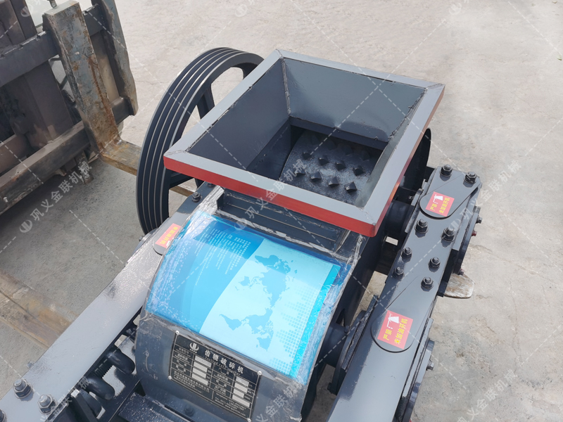 2PGC400*250小型雙齒輥破碎機發貨圖片_發往浙江海寧_破碎礦石 2PGC400*250小型雙齒輥破碎機發貨圖片_發往浙江海寧_破碎礦石