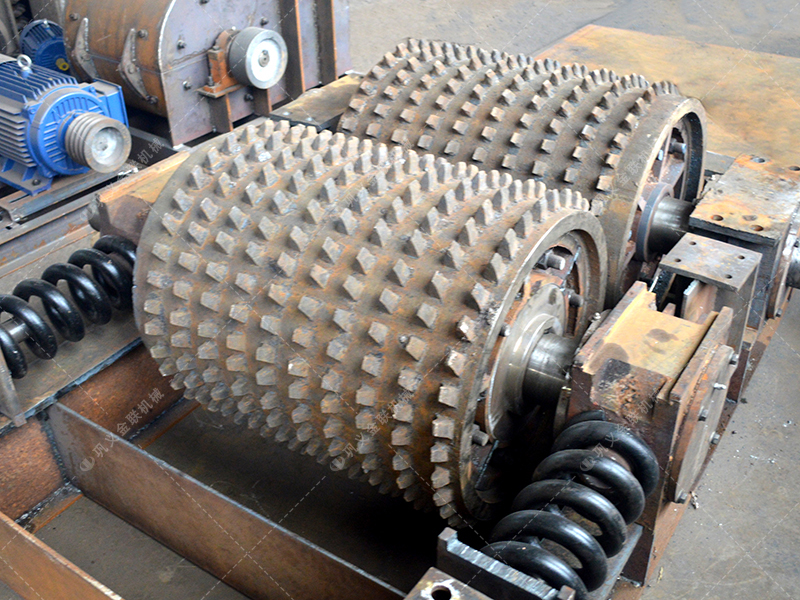 什么是齒輥式破碎機(jī)?如何提高生產(chǎn)效率? 什么是齒輥式破碎機(jī)?如何提高生產(chǎn)效率?