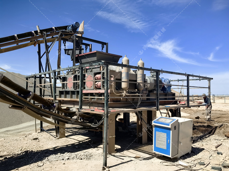 大型液壓對輥制砂機規格型號及技術參數簡介 大型液壓對輥制砂機規格型號及技術參數簡介