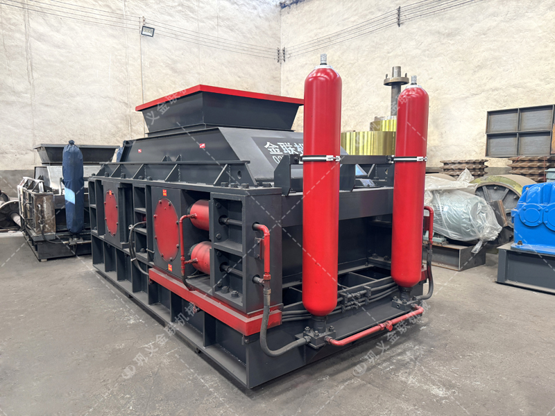 砂石業(yè)“產(chǎn)能成本雙難”?液壓對輥制砂機給出破局新解 砂石業(yè)“產(chǎn)能成本雙難”?液壓對輥制砂機給出破局新解